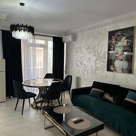 Apartament Simoni 플로이에슈티 외부 사진