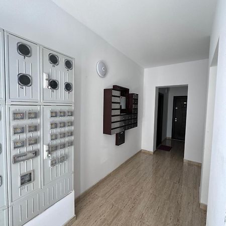 Apartament Simoni 플로이에슈티 외부 사진