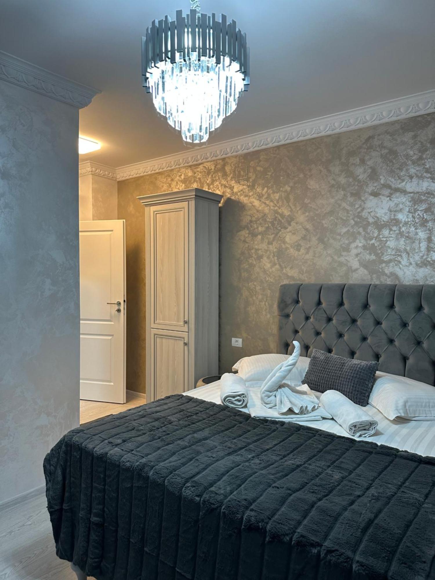 Apartament Simoni 플로이에슈티 외부 사진