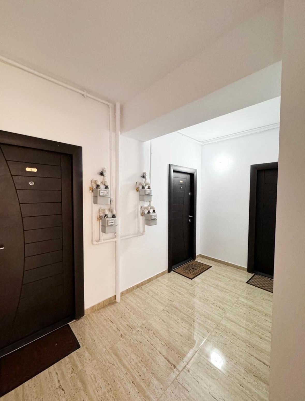 Apartament Simoni 플로이에슈티 외부 사진